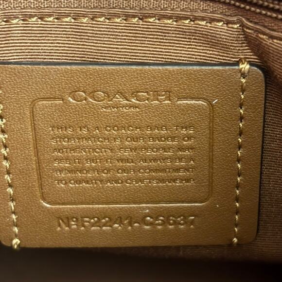 Coach Dempsey Tote 22 In Signature Jacquard With Stripe And Coach Patch - Picture 9 of 9